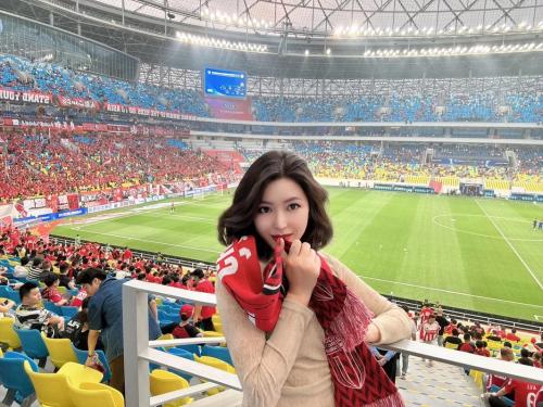 世界杯美女,踢球场上最亮眼的风景线!🌟