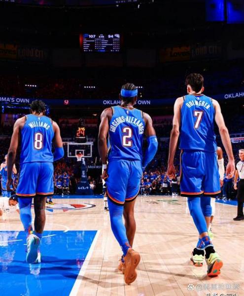 雷霆vs快船,这俩货又杠上了!这回,不是在球场上互掐,而是直接在场上展开了激烈的对决。咱们就来说说这