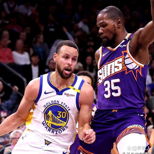 勇士vs国王，这场篮球大战，简直燃爆了！勇士队像一头猛兽，疯狂进攻，国王队也不甘示弱，拼尽全力抵挡。