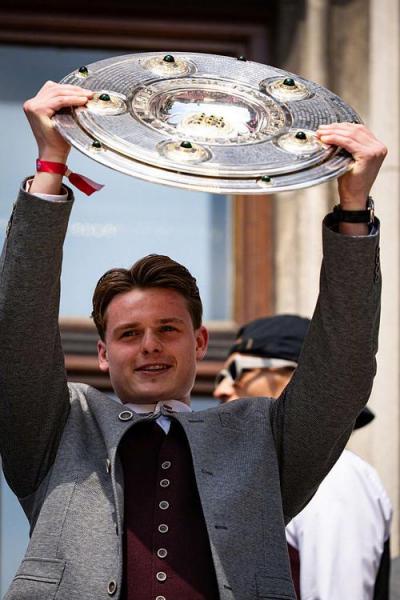 纳帅：乌尔比希没啥大碍，让他退出国家队只是不想让他过度劳累