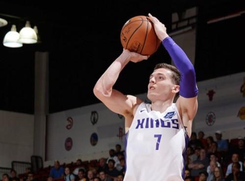 拼尽全力!凯尔盖伊21中10空砍全队最高30分外加6助