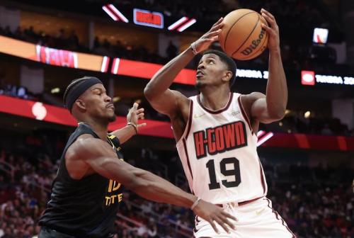 单核!特伦特半场12中6&三分10中5砍全场最高18分队友无人上双