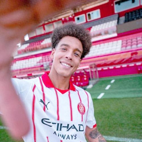 阿斯：维特塞尔想和赫罗纳续约一年，并参加生涯最后一次世界杯