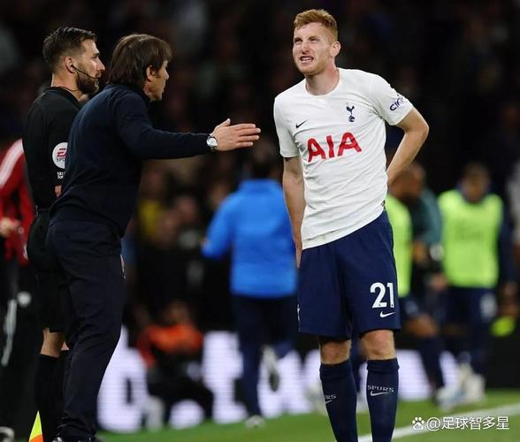 记者:热刺甚至考虑让球队后卫本戴维斯临时带队