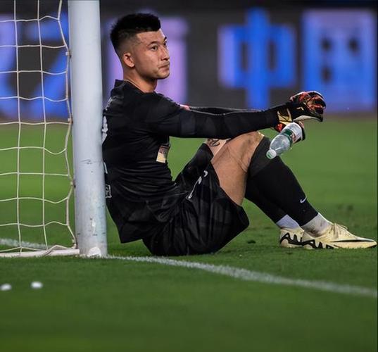 前国足门神宗磊新书发布口诀漫画探索足球教育新范式