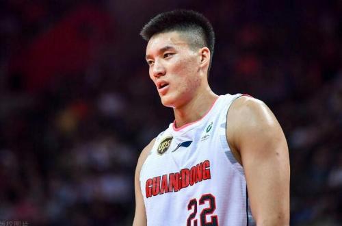 阿日没硬起来！曾繁日出战14分钟5中1仅拿2分&还有3犯规