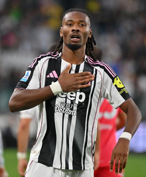 尤文球迷愤怒指责洛卡特利与敌同行，因为他在国家队期间与国米球员共享晚餐_意甲直播