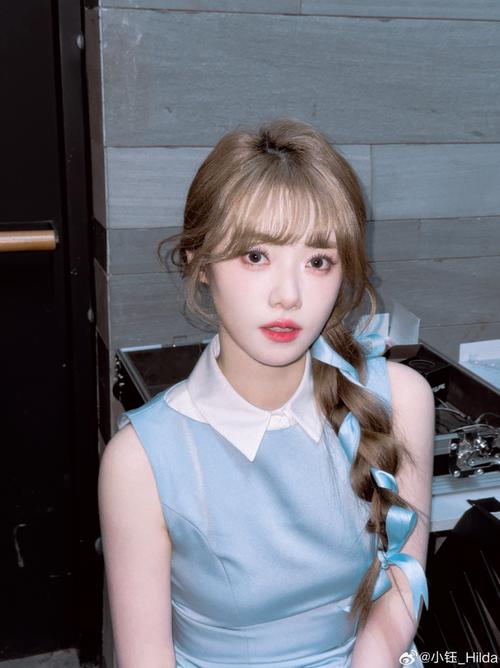 恢复青春活力模式！小钰分享近照：“春天花和好天气”