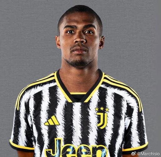 道格拉斯科斯塔：会建议莱万穿上尤文球衣DV9还有成长空间