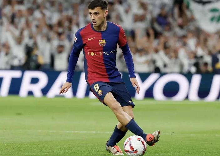 马卡:库迪西亚关注奥尔莫但尚未报价,球员没有离开巴萨的想法