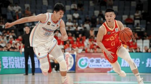 广东惨案！本土仅13分遭山东打爆，北京16分逆转，广厦止颓