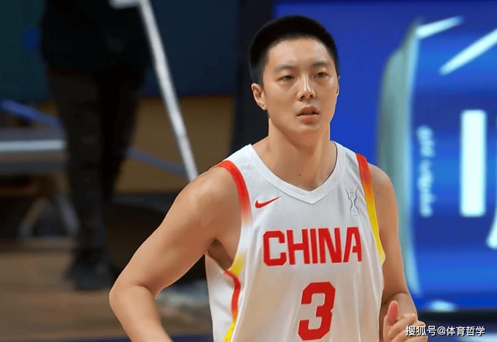 轰15分6助4断完爆广东两国手，球迷：你是高铁，那胡明轩是胡投