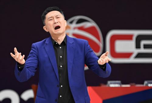杜锋：两外援受伤轮转困难没对手拼得凶下半场还赢了打得还不错