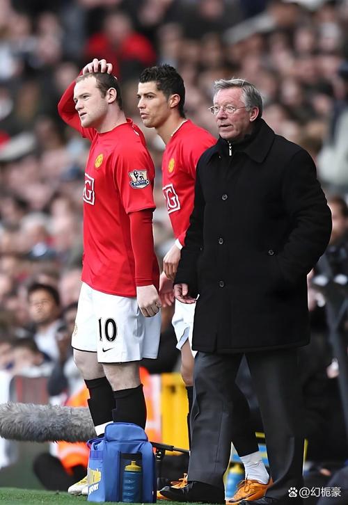 鲁尼:共事过的最佳球员是斯科尔斯,决赛中最想要的队友是C罗