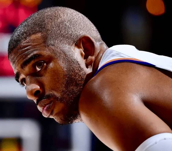 熄火了!乔治15中5得16分5板4助2断下半场手冰凉仅3分