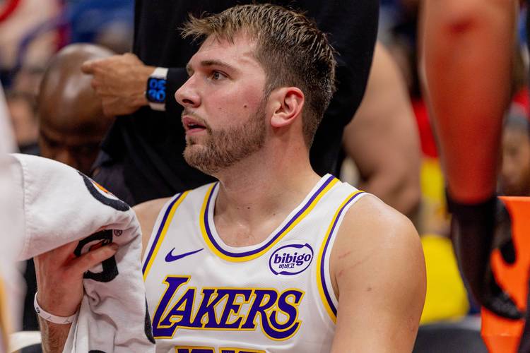 疯了！东契奇提前2周复出！解雇里弗斯！雄鹿内部乱套了啊！