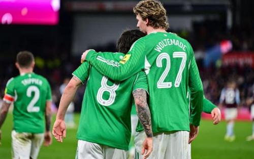 纽卡名宿：买维萨和沃尔特马德都是恐慌引援，其他新援也表现一般