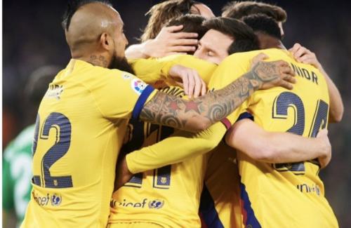 心态已炸!卡雷拉斯对位奥利塞3次被过,送上3次犯规&停球也失误