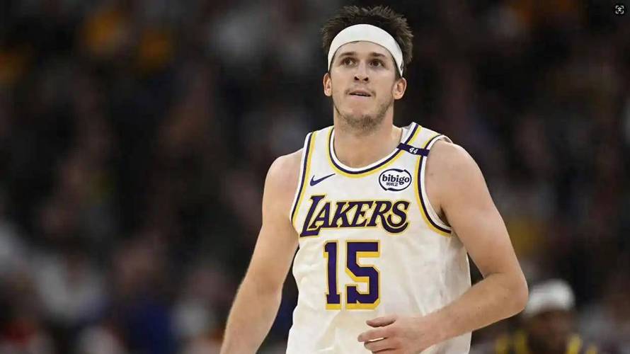 雷迪克:最后四场的关键是要找出哪些球员能够在季后赛中出场