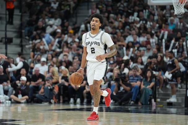 稳如十年老兵！哈珀首节4投3中贡献7分2板3助正负值+10