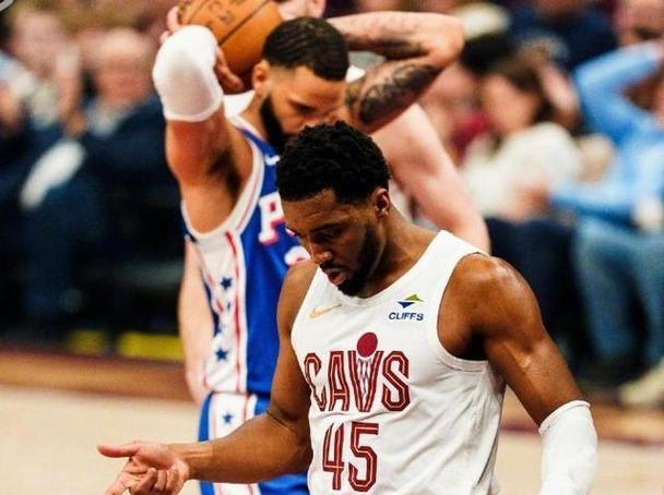 效率不高！哈登23投仅6中拿到21分5板4助三分10中4