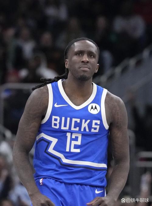 美记:里夫斯休赛期预计将寻求年薪30004130万美元的合同