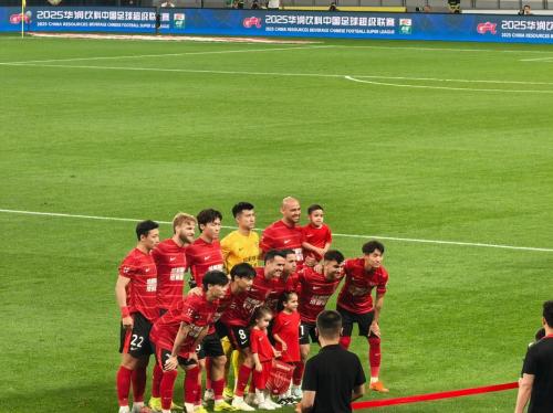 前4轮进球最猛的两个球队还是要看申花跟成都蓉城