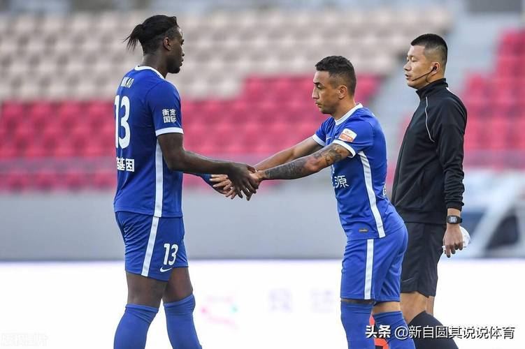 半场战报陈纯新破门张志雄出彩方镜淇失误重庆铜梁龙暂时领先武汉三镇_中超直播