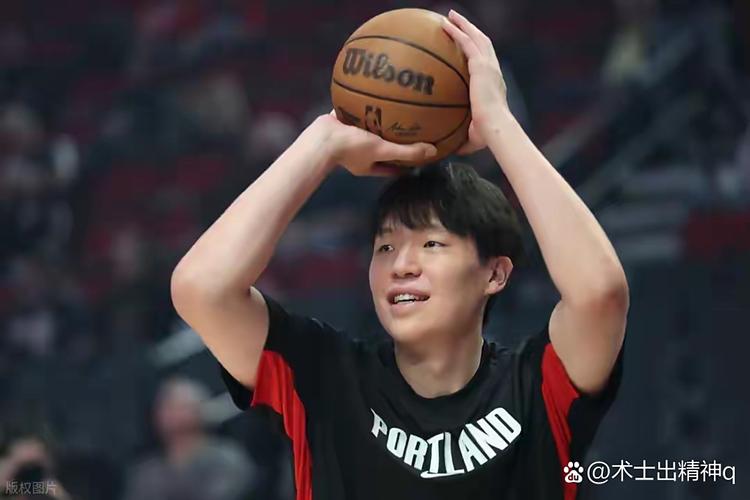 开拓者击败快船，杨瀚森获2分钟出场时间，全场0分0篮板0助攻！