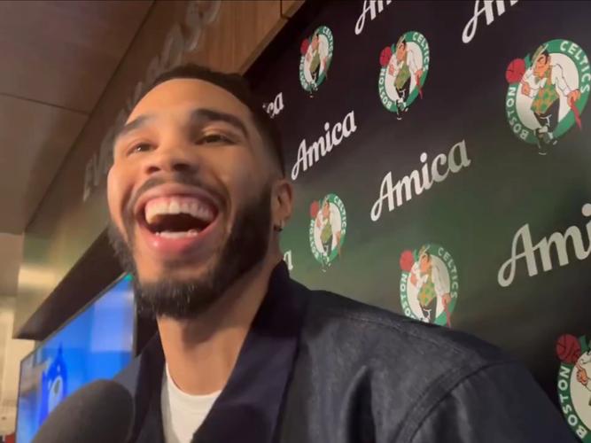 塔图姆：感谢球迷们赛前的掌声整个联盟对我的态度让我倍感温暖