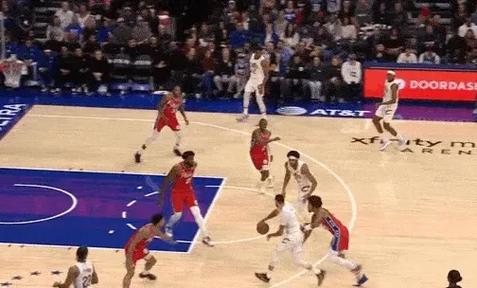 外线10中1但不耽搁得分！马克西两分球18中10砍32分8板5助2断