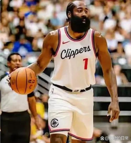 篮筐打歪了！吕佩尔25投7中&三分11中1拿到16+12&正负值45