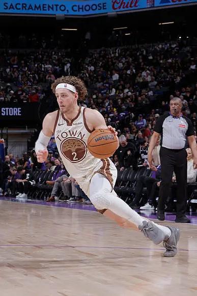 下半场24分尽力了！波杰姆斯基空砍生涯新高30分外加3板1助1断