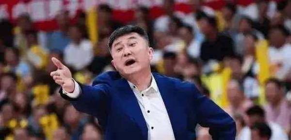 广东9185险胜广厦！3个意外2个硬核真相，杜锋的话点透赢球关键