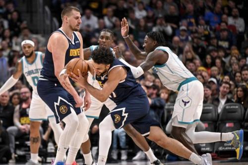 随着掘金12连胜，开拓者12分大胜！西部排名出炉，4组对决诞生