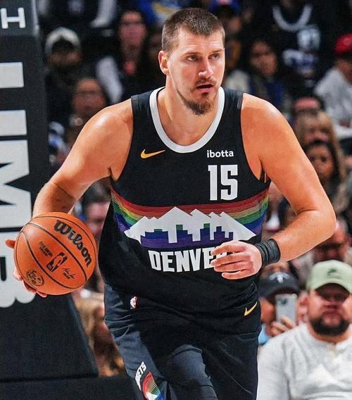 赛季场均三双！约基奇今天出战时间已达15分钟满足65场评奖资格