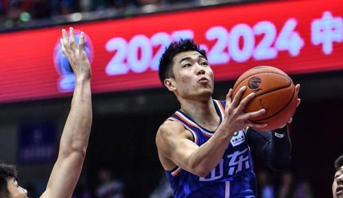 辽宁男篮5分险胜，送给山东男篮三连败，赵继伟13+6高诗岩14+5+8