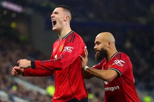 电讯报：曼联寻求中场换血，目标包括森林的安德森和纽卡的托纳利