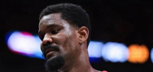 首轮打火箭！艾顿吐槽：我还没来得及看你直接把这惊喜给毁了