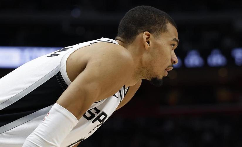 ESPN预测马刺总冠军！总决赛42击败绿军：文班将当选FMVP
