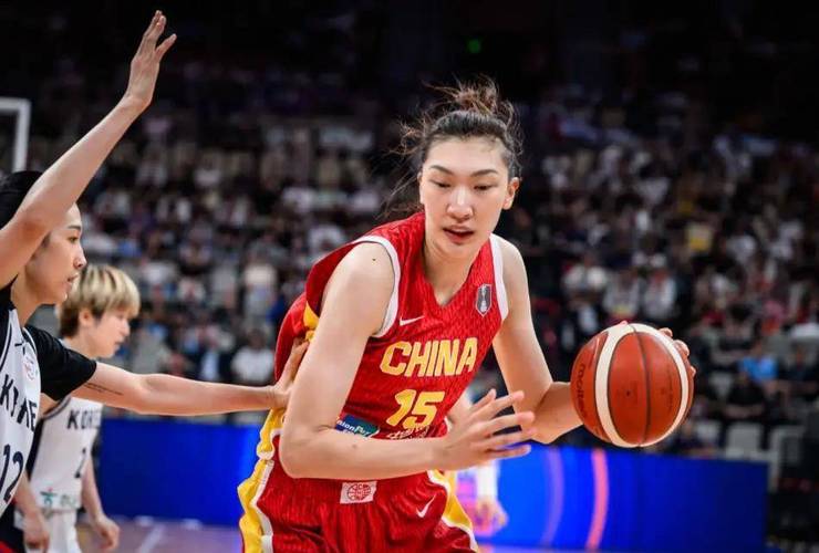 砍15分+3记三分！中国女篮33岁1米91王牌太稳：韩旭绝配冲第五冠