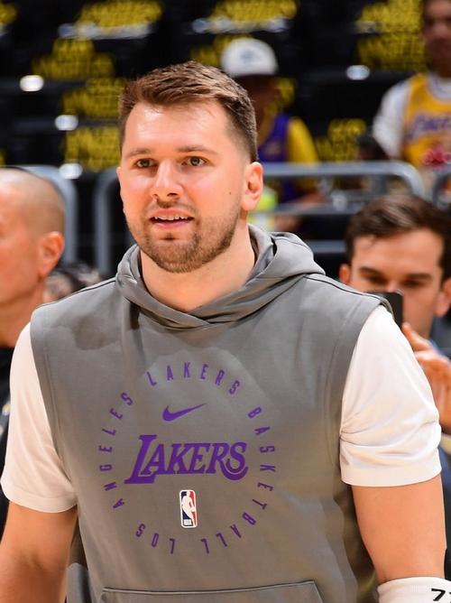 斯洛文尼亚记者：东契奇身边人士澄清他的伤情&恢复时间保持不变