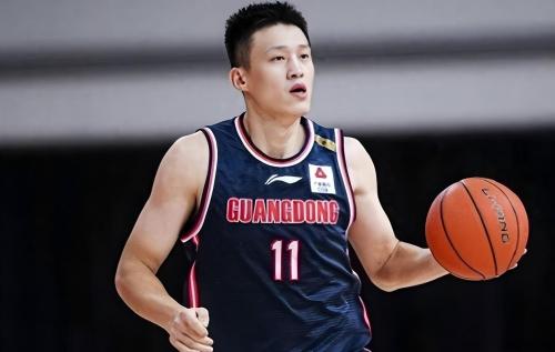 里程碑！周鹏职业生涯出场次数达800场，位列CBA历史首位