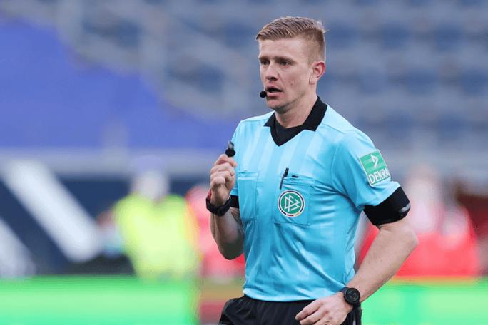 迪亚斯谈卡马文加第二黄：我认为判罚正确，我们当时想快开任意球