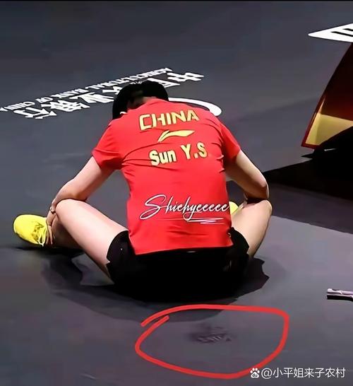 飞踹铁人外援背部染红34岁前国脚因严重犯规遭追罚禁赛1场罚1万