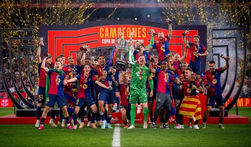 亨利：这支巴萨迫切需要世界级后卫，不改变未来十年欧冠无望