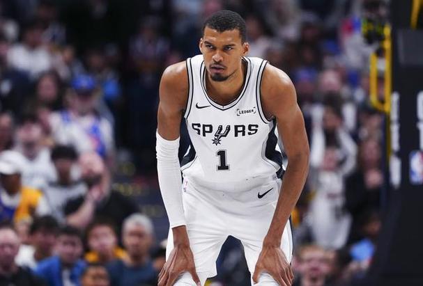 名记晒评奖票选：MVP为SGADPOY文班最佳新秀弗拉格教练马祖拉