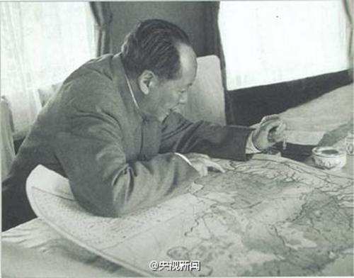 终场哨响后赖斯鼓励队友：争冠还没结束