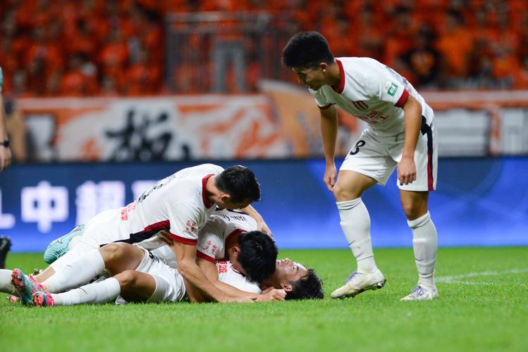 成都蓉城迎战浙江中超将首次上演主帅“亲兄弟德比”