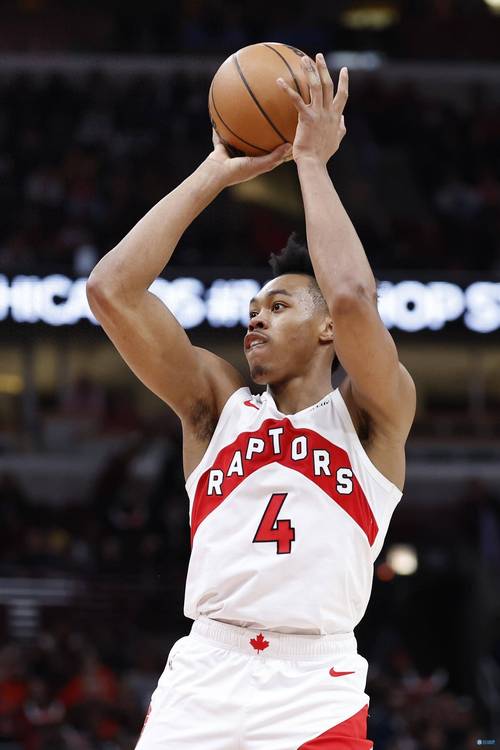 攻守兼备！麦克丹尼尔斯半场8中6贡献13分5板1断1帽正负值+18